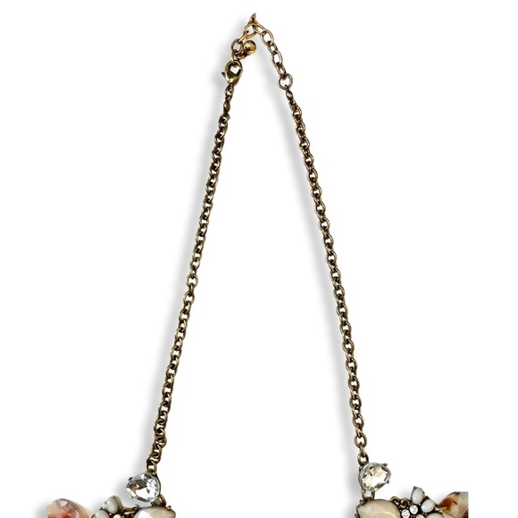 Multicolor jeweled necklace with colorful tortoise shell detail - Picture 3 of 3